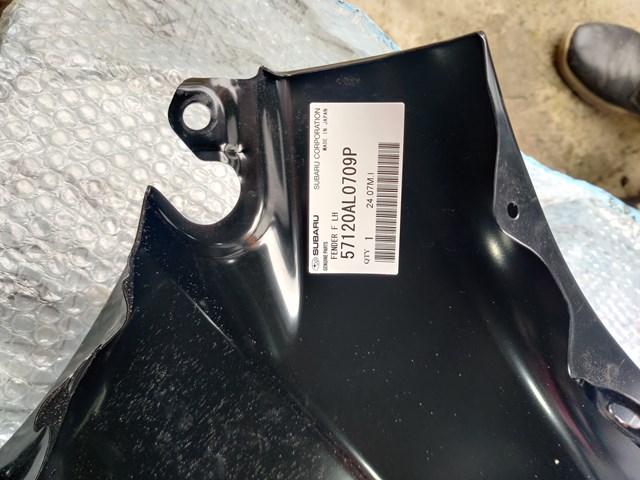 Aleta delantera izquierda 57120AL0709P Subaru