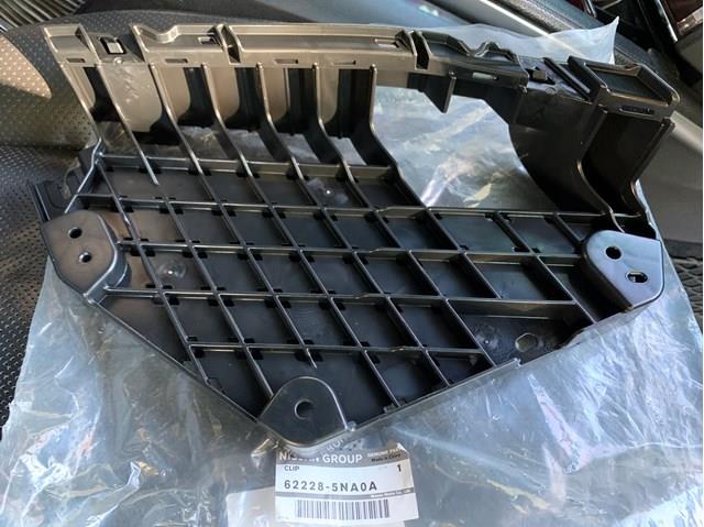 Comprar 622285NA0A Nissan/Infiniti Soporte de parachoques delantero derecho
