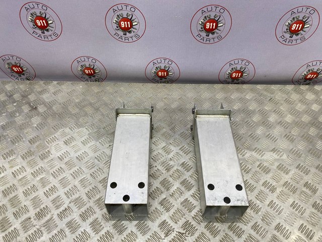 Soporte De Amplificador De Paragolpes Delantero Nissan/Infiniti 622115NA0A