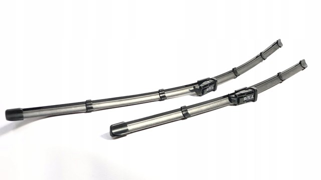 Escobilla del limpiaparabrisas del lado del conductor LR093424 Land Rover