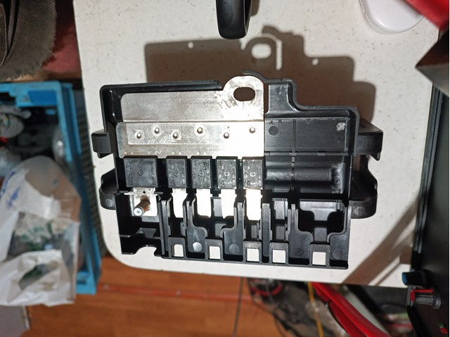 61146942912 BMW caja de fusibles