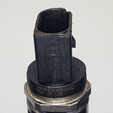 Rampa de combustible Mercedes 6540700195 precio, desde 431,13 EUR