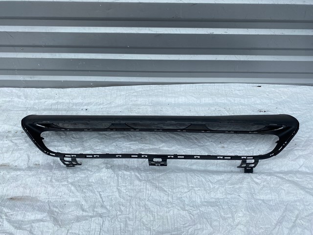 Rejilla de ventilación, paragolpes delantero, central Mercedes A1678857303 precio, desde 58,19 EUR
