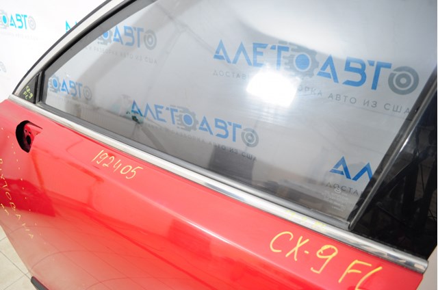 TK4850650 Mazda Moldura de cristal de la puerta delantera izquierda