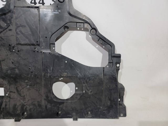 K6805 Mazda Protector antiempotramiento del motor delantera