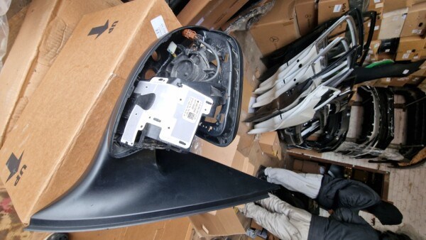 Carcasa interior del espejo retrovisor derecho Mercedes 1678109401