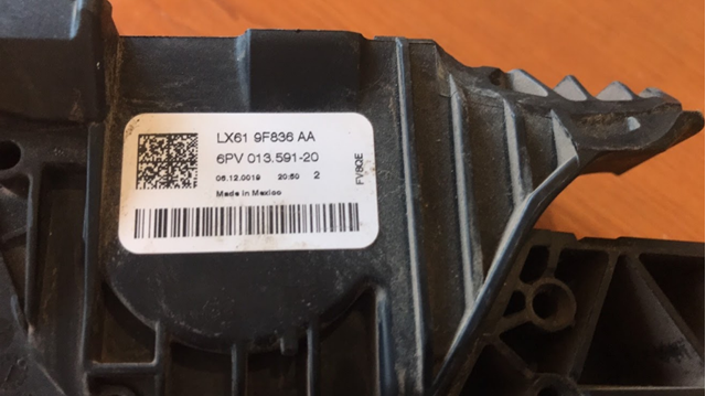  Pedal del acelerador Ford Escape 3