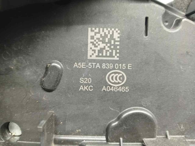 Cerradura de puerta trasera izquierda 5TA839015 VAG