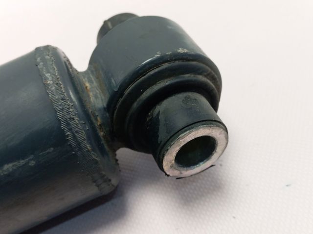 Amortiguador delantero izquierdo 5802392684 Iveco