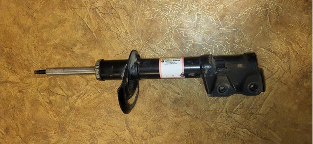 5168165AD Chrysler Amortiguador frontal izquierdo