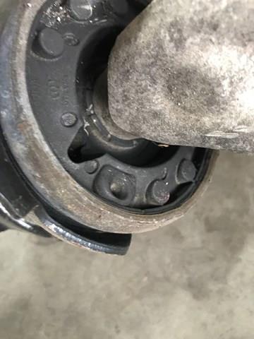 BJ323A052 Land Rover 