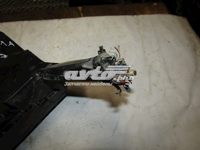 Caja portafusibles Toyota Auris UKP