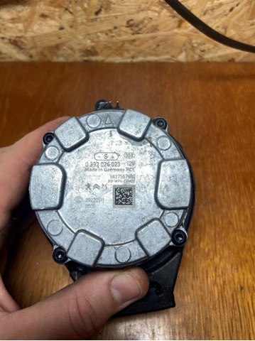 9827567880 Peugeot/Citroen Bomba de agua eléctrica auxiliar