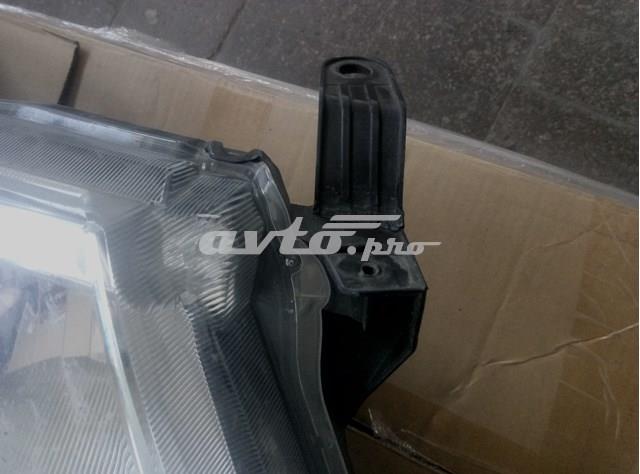 811100K401 Toyota Luz derecha