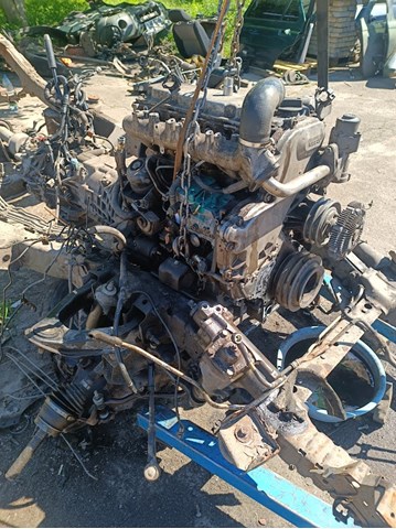 TD25TI Nissan motor completo