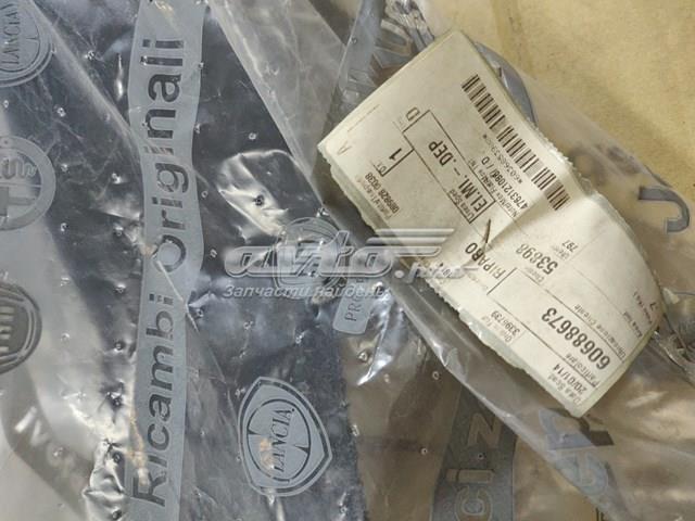 60688673 Fiat/Alfa/Lancia guardabarros interior, aleta trasera, derecho