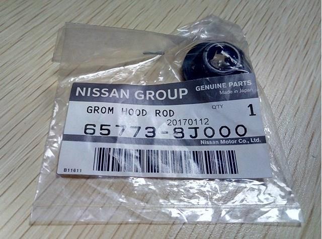 657738J000 Nissan