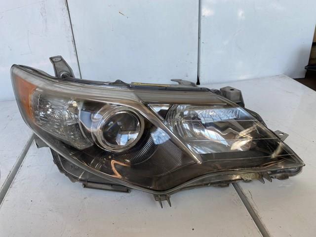 Faro derecho Toyota 8113033611 precio, desde 168,34 EUR