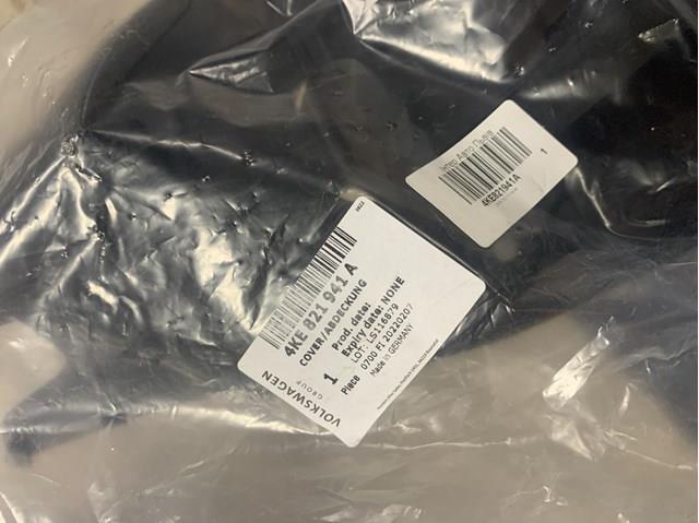 Cobertura (tapa) de la bisagra del capó VAG 4KE821941A