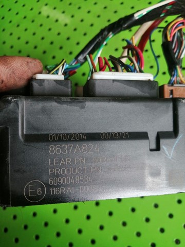 Caja de relés y fusibles para Mitsubishi Outlander II XL CWW