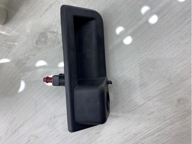  Botón de accionamiento del cierre de la tapa del maletero (puerta trasera 3/5) Volkswagen Tiguan 1