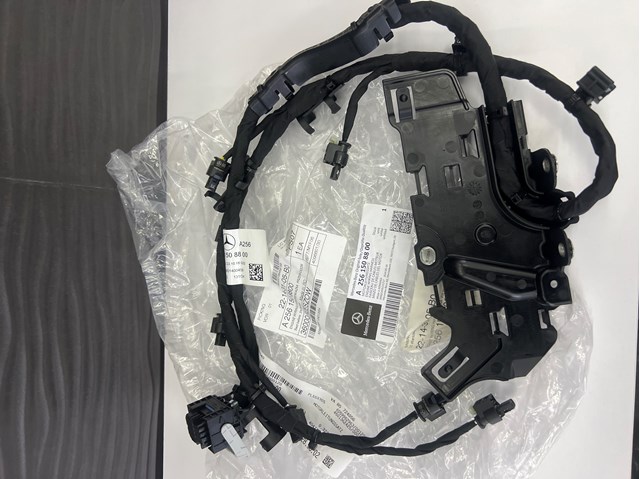 Comprar A2561508800 Mercedes Mazo de cables del compartimiento del motor