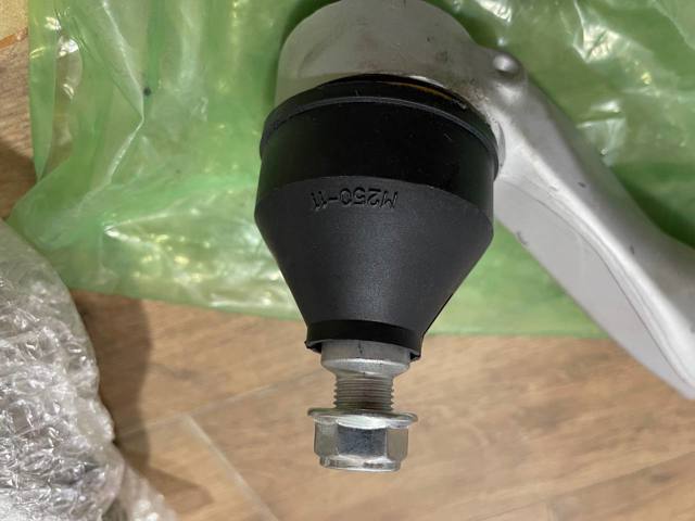 LR152744 Land Rover Brazo inferior derecho de la suspensión delantera