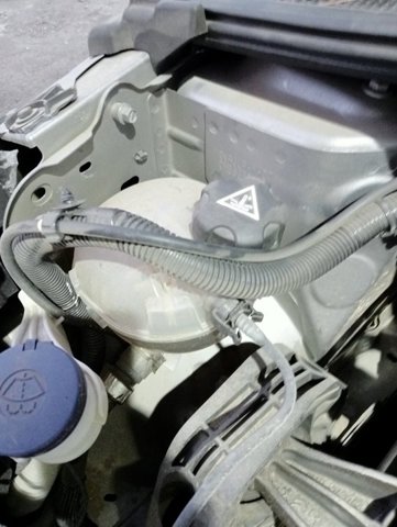  Vaso de expansión Peugeot 2008 2
