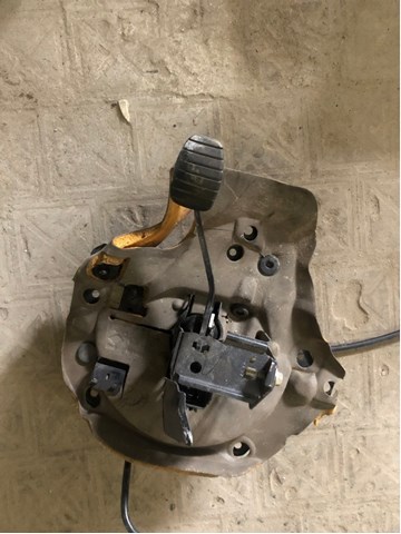 8200115368 Renault (RVI) Pedal de freno