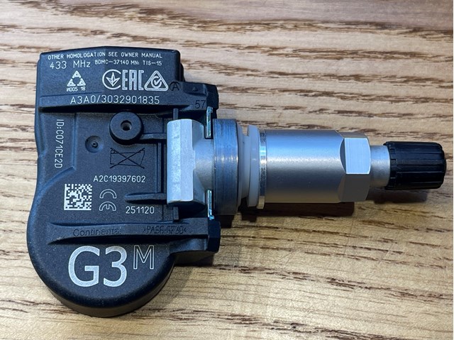 Control de presión de neumáticos Mazda BHB637140A