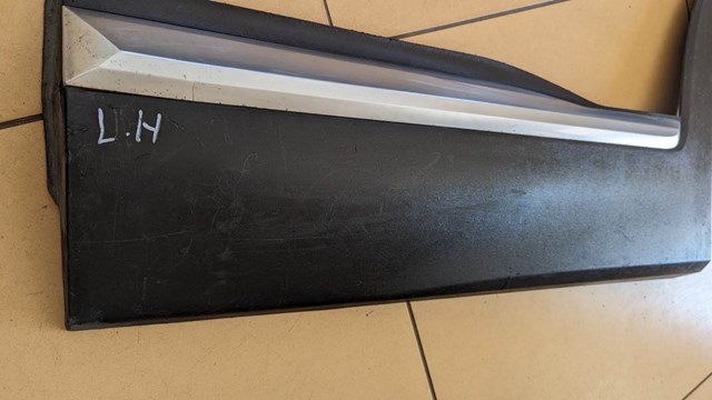 Protector de puerta delantera izquierda  Hyundai/Kia 87721S1200SCR