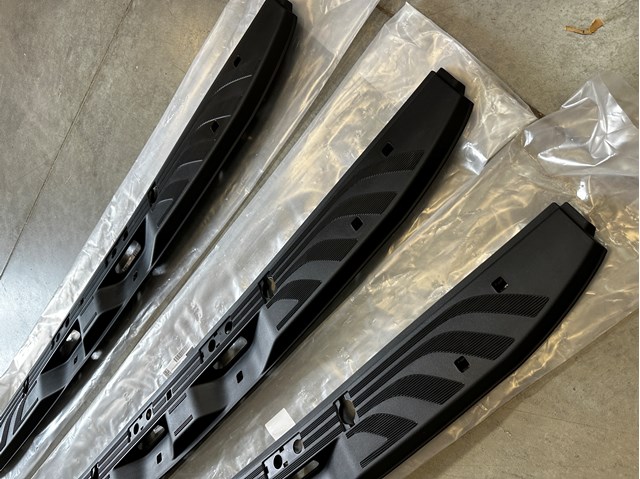 Revestimiento de panel trasero del maletero A9106862600 Mercedes