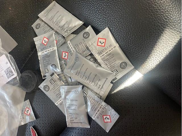 Grasa para sistemas de frenos A001989945109 Mercedes