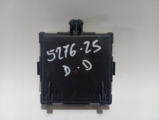 Unidad de confort de la puerta delantera Mercedes A1679004211