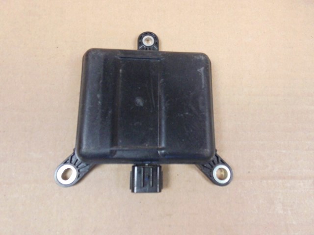 Sensor de ángulo muerto trasero KB8C67Y30C Mazda