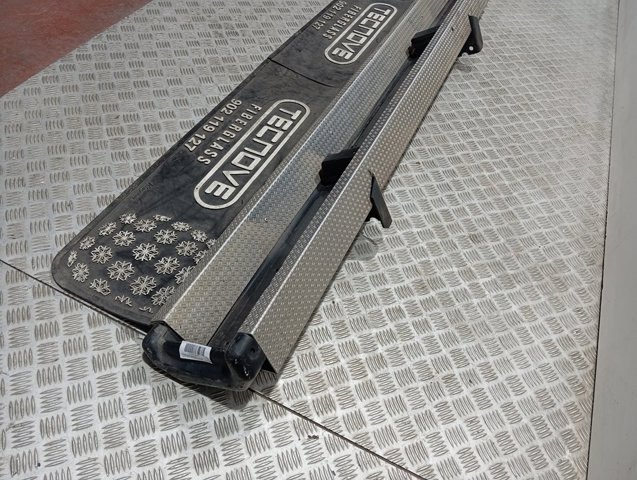 500356844 Iveco Defensa trasero