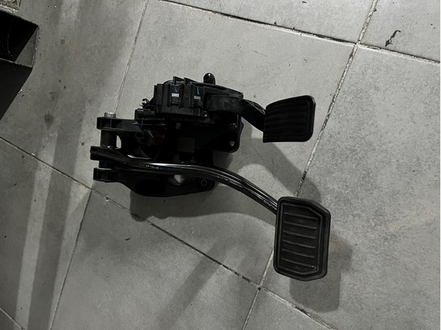 Comprar 104469100D Tesla Soporte de pedales