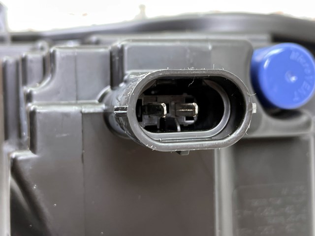 LR068980 Land Rover Luz antiniebla izquierda