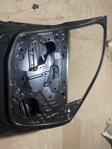 Puerta del conductor Peugeot/Citroen 9835013480
