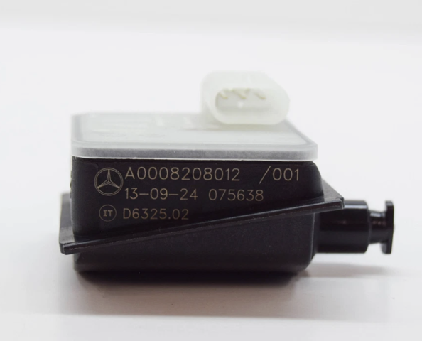 Motor cierre de tapa combustible Mercedes A0008208012