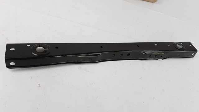 5256B811 Mitsubishi Soporte de radiador superior (panel de montaje para foco)