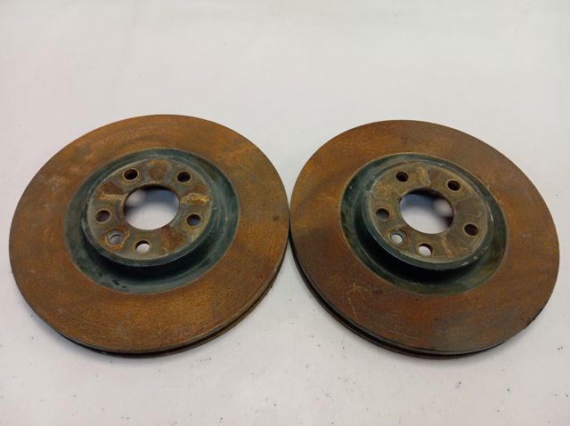 LR125902 Land Rover Discos