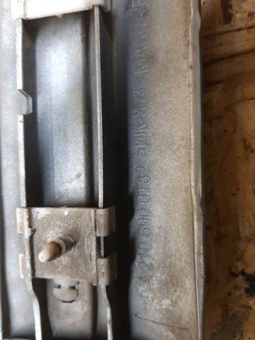 Moldura de guardabarros delantero izquierdo A2106900182 Mercedes