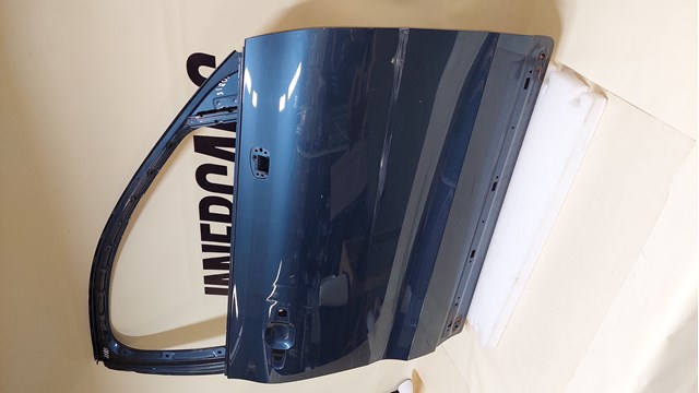 Puerta delantera derecha 32228849 Volvo