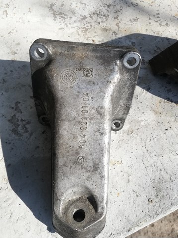 6042230104 Mercedes soporte para taco de motor izquierdo