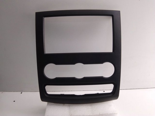 Panel de revestimiento del salpicadero A9066800017 Mercedes