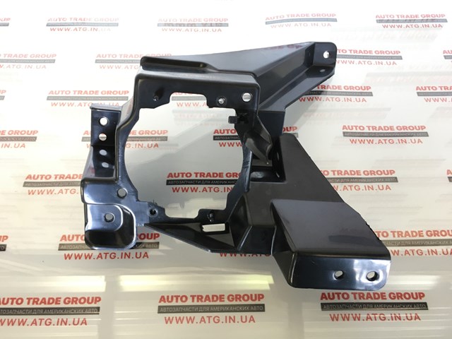 DS7Z15266B Market (OEM) soporte, faro antiniebla izquierdo