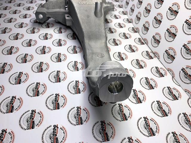 Mangueta delantera izquierda 31476878 Volvo