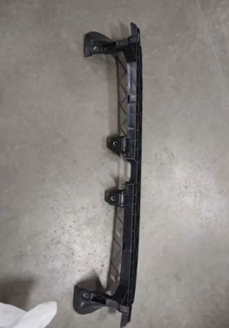 Guía del parachoques delantero FPS FP7439930 precio, desde 35,76 EUR