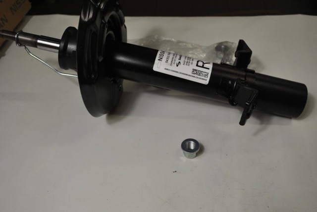 amortiguador frontal derecho Nissan/Infiniti E43025NA0D